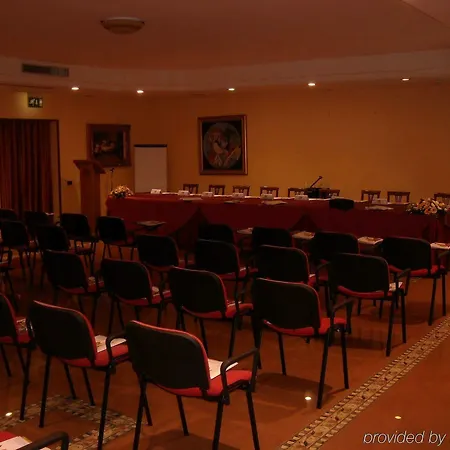 Classhotel Napoli Hotel 4*